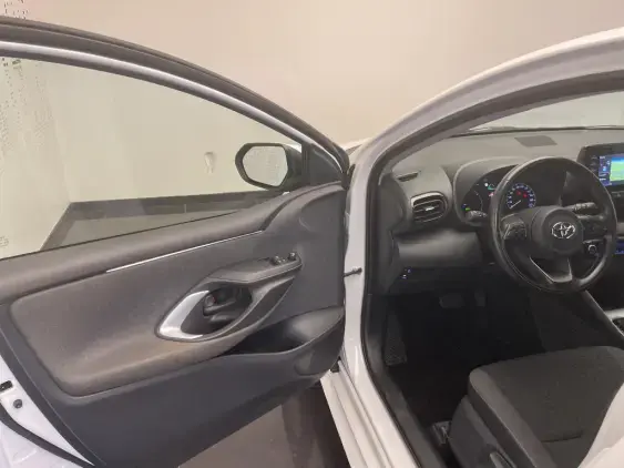 TOYOTA YARIS IV - voiture d'occasion - Photo 19