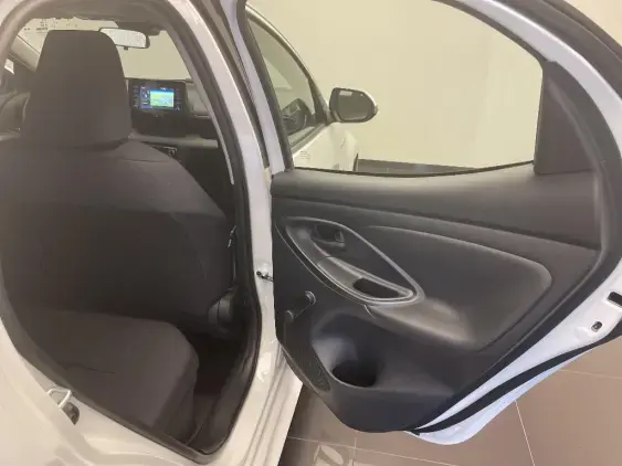 TOYOTA YARIS IV - voiture d'occasion - Photo 20