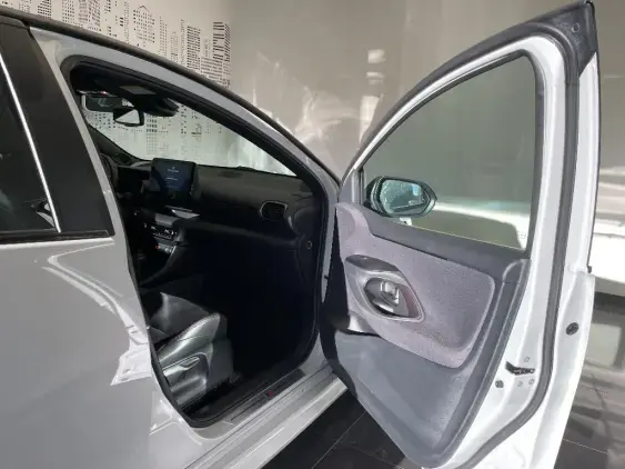 TOYOTA YARIS IV - voiture d'occasion - Photo 18