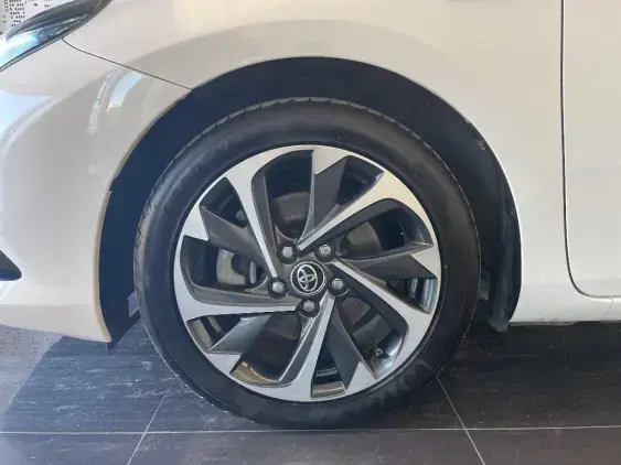 TOYOTA AURIS II - voiture d'occasion - Photo 23