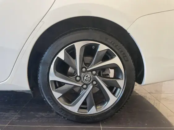 TOYOTA AURIS II - voiture d'occasion - Photo 24