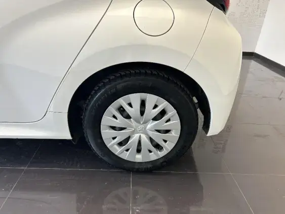 TOYOTA YARIS IV - voiture d'occasion - Photo 22