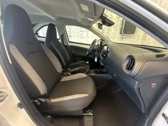 TOYOTA AYGO X - voiture d'occasion - Photo 18