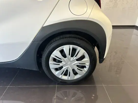 TOYOTA AYGO X - voiture d'occasion - Photo 22