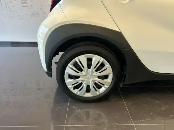 TOYOTA AYGO X - voiture d'occasion - Photo 23