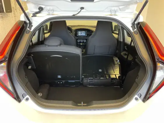 TOYOTA AYGO X - voiture d'occasion - Photo 16