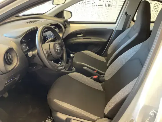 TOYOTA AYGO X - voiture d'occasion - Photo 18