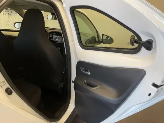 TOYOTA AYGO X - voiture d'occasion - Photo 20