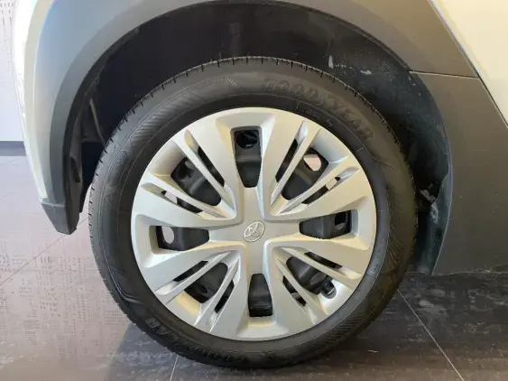 TOYOTA AYGO X - voiture d'occasion - Photo 24