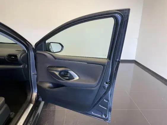 TOYOTA YARIS IV - voiture d'occasion - Photo 17