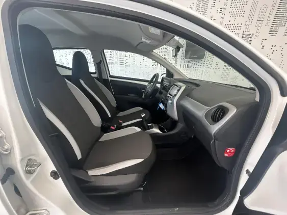 TOYOTA AYGO II - voiture d'occasion - Photo 18