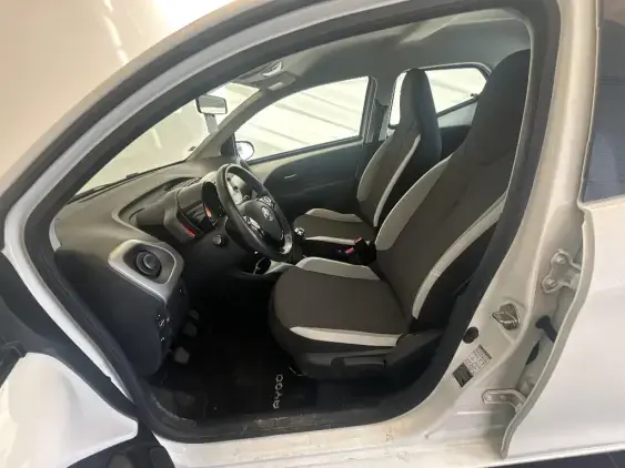 TOYOTA AYGO II - voiture d'occasion - Photo 19