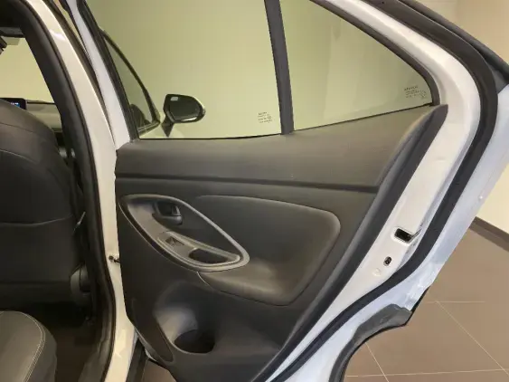 TOYOTA YARIS CROSS I - voiture d'occasion - Photo 19