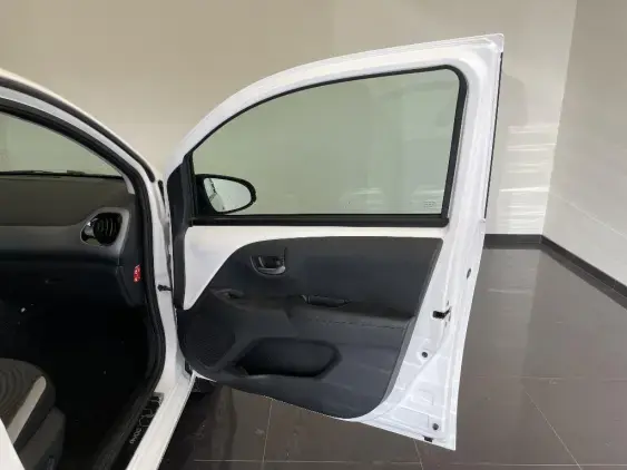 TOYOTA AYGO II - voiture d'occasion - Photo 18