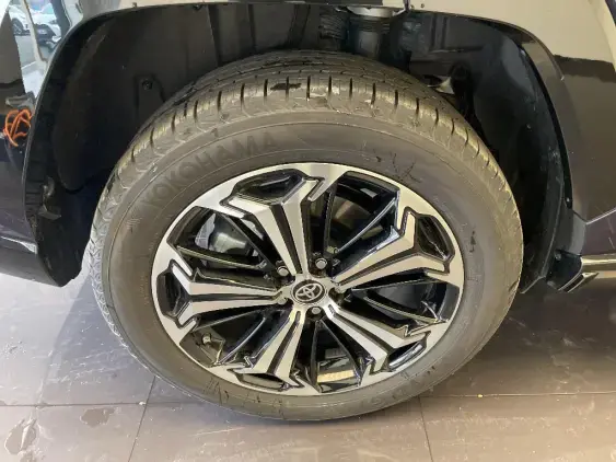 TOYOTA RAV4 V - voiture d'occasion - Photo 23