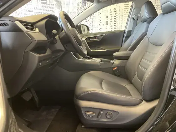 TOYOTA RAV4 V - voiture d'occasion - Photo 21