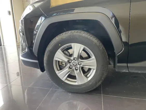 TOYOTA RAV4 V - voiture d'occasion - Photo 23