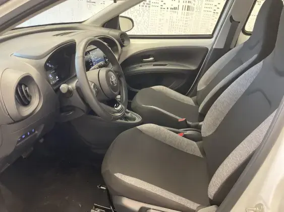 TOYOTA AYGO X - voiture d'occasion - Photo 18