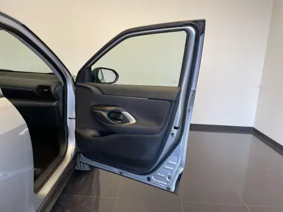 TOYOTA YARIS CROSS I - voiture d'occasion - Photo 19