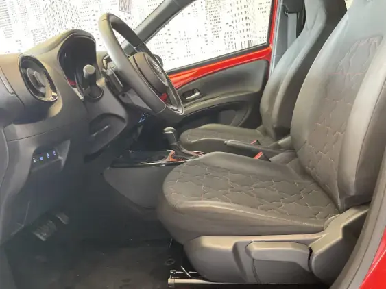 TOYOTA AYGO X - voiture d'occasion - Photo 18