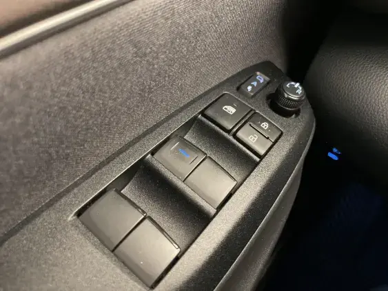 TOYOTA YARIS CROSS I - voiture d'occasion - Photo 19