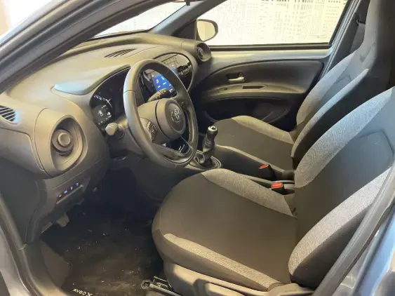 TOYOTA AYGO X - voiture d'occasion - Photo 18