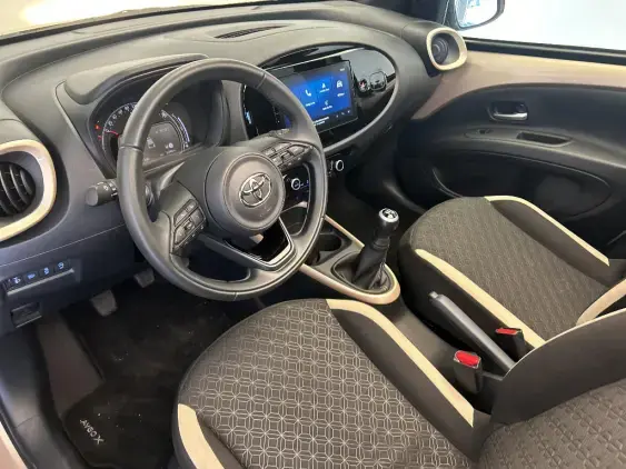 TOYOTA AYGO X - voiture d'occasion - Photo 17