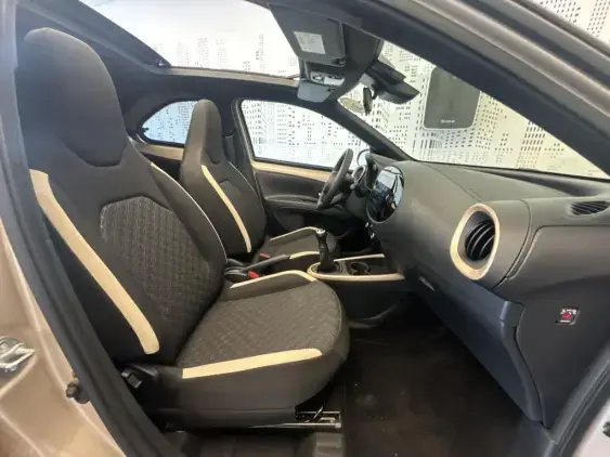 TOYOTA AYGO X - voiture d'occasion - Photo 18