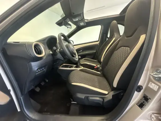 TOYOTA AYGO X - voiture d'occasion - Photo 20