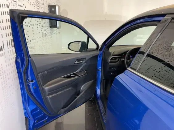 TOYOTA C-HR - voiture d'occasion - Photo 19
