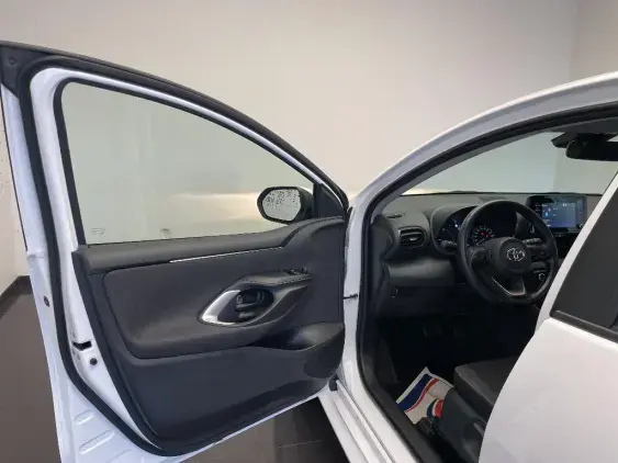 TOYOTA YARIS IV - voiture d'occasion - Photo 19