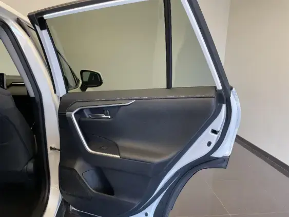 TOYOTA RAV4 V - voiture d'occasion - Photo 19