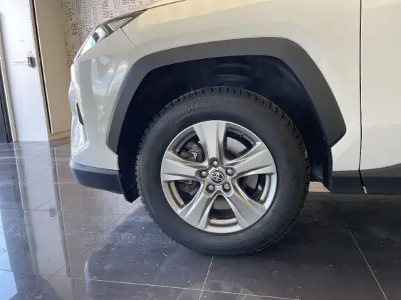 TOYOTA RAV4 V - voiture d'occasion - Photo 23