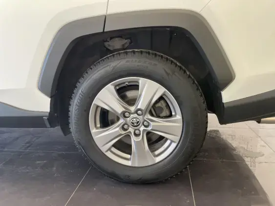 TOYOTA RAV4 V - voiture d'occasion - Photo 24