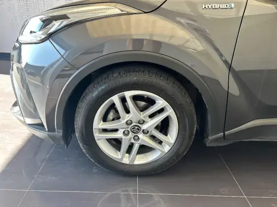 TOYOTA C-HR - voiture d'occasion - Photo 21