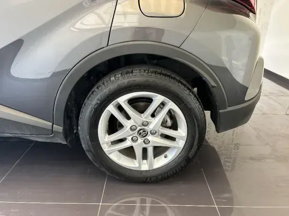 TOYOTA C-HR - voiture d'occasion - Photo 22