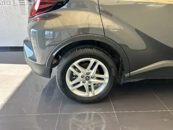 TOYOTA C-HR - voiture d'occasion - Photo 23