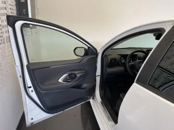 TOYOTA YARIS IV - voiture d'occasion - Photo 19