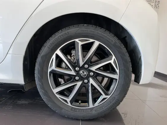 TOYOTA YARIS IV - voiture d'occasion - Photo 23