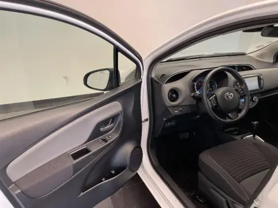 TOYOTA YARIS III - voiture d'occasion - Photo 19