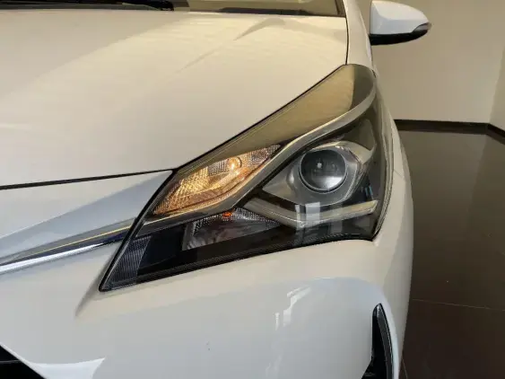 TOYOTA YARIS III - voiture d'occasion - Photo 21