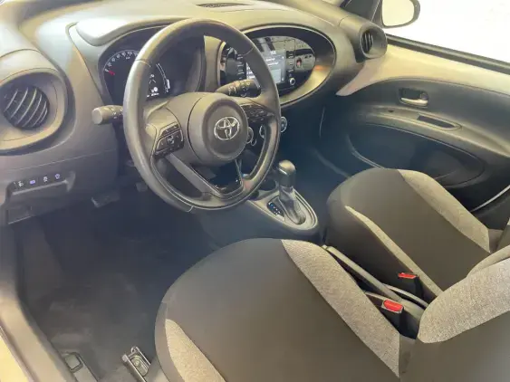 TOYOTA AYGO X - voiture d'occasion - Photo 17