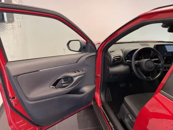 TOYOTA YARIS CROSS I - voiture d'occasion - Photo 19