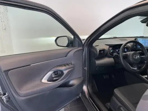 TOYOTA YARIS CROSS I - voiture d'occasion - Photo 19
