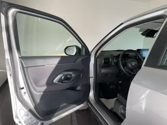 TOYOTA YARIS CROSS I - voiture d'occasion - Photo 19