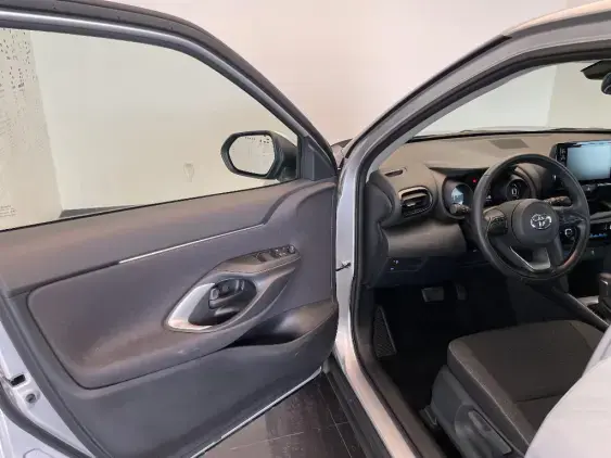 TOYOTA YARIS CROSS I - voiture d'occasion - Photo 19