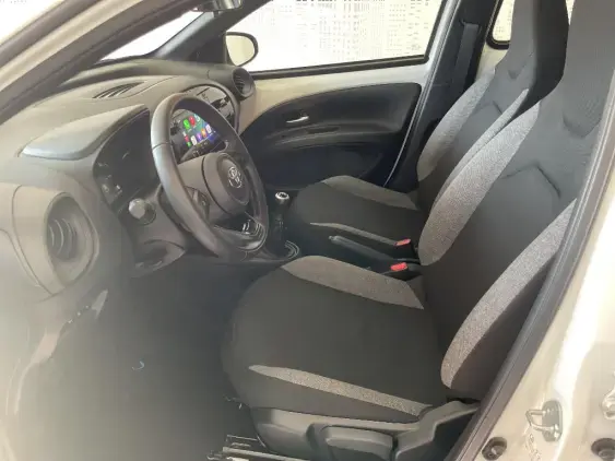 TOYOTA AYGO X - voiture d'occasion - Photo 18