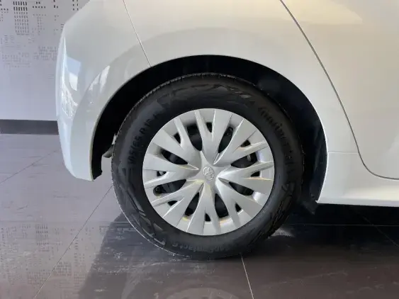 TOYOTA YARIS IV - voiture d'occasion - Photo 23