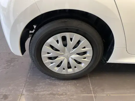 TOYOTA YARIS IV - voiture d'occasion - Photo 23