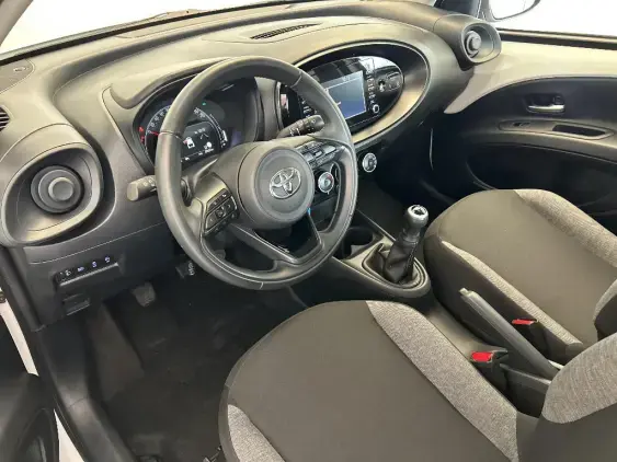 TOYOTA AYGO X - voiture d'occasion - Photo 17